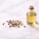 Ayçiçek yağı ve Helianthus annuus — altın sarısı ayçiçeği ve çekirdekler